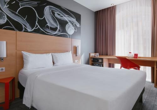 Отель Ibis Moscow Oktyabrskoye Pole
